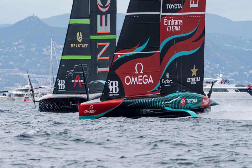 Taihoro and Britannia close racing at start on Day 5