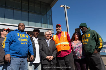 Longshoreman celebrate with San FRancisco Mayor Edwin Lee. Photo:2013 ACEA/Gilles Martin Raget